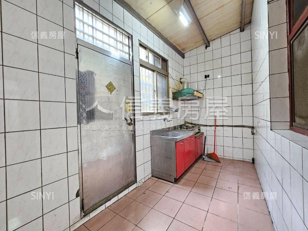 近曉明女中漢口商圈透天房屋室內格局與周邊環境