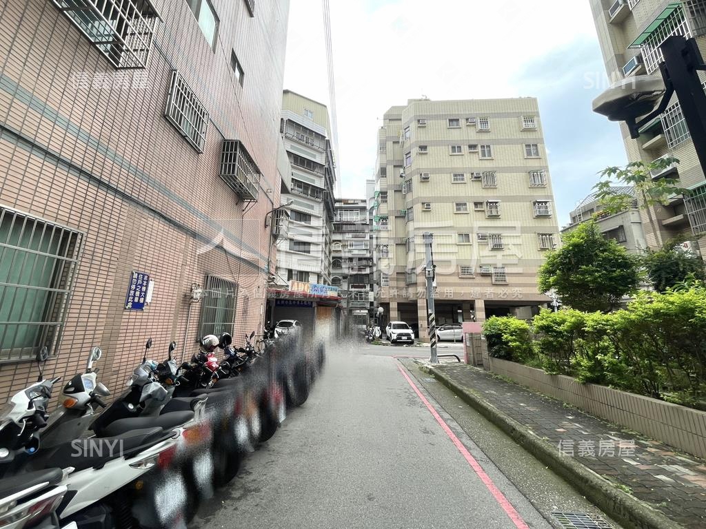 近一中商圈邊間採光佳美套房屋室內格局與周邊環境