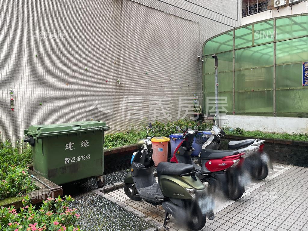 近一中商圈邊間採光佳美套房屋室內格局與周邊環境