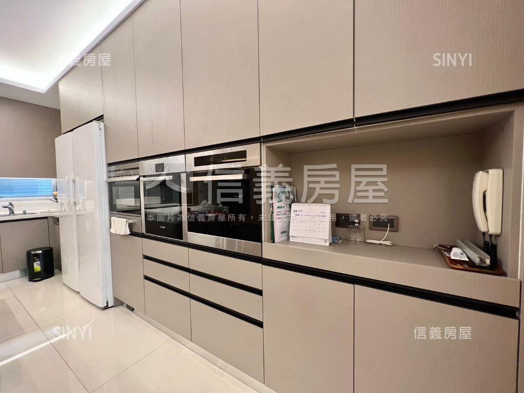 南區臨路質感雙車別墅房屋室內格局與周邊環境