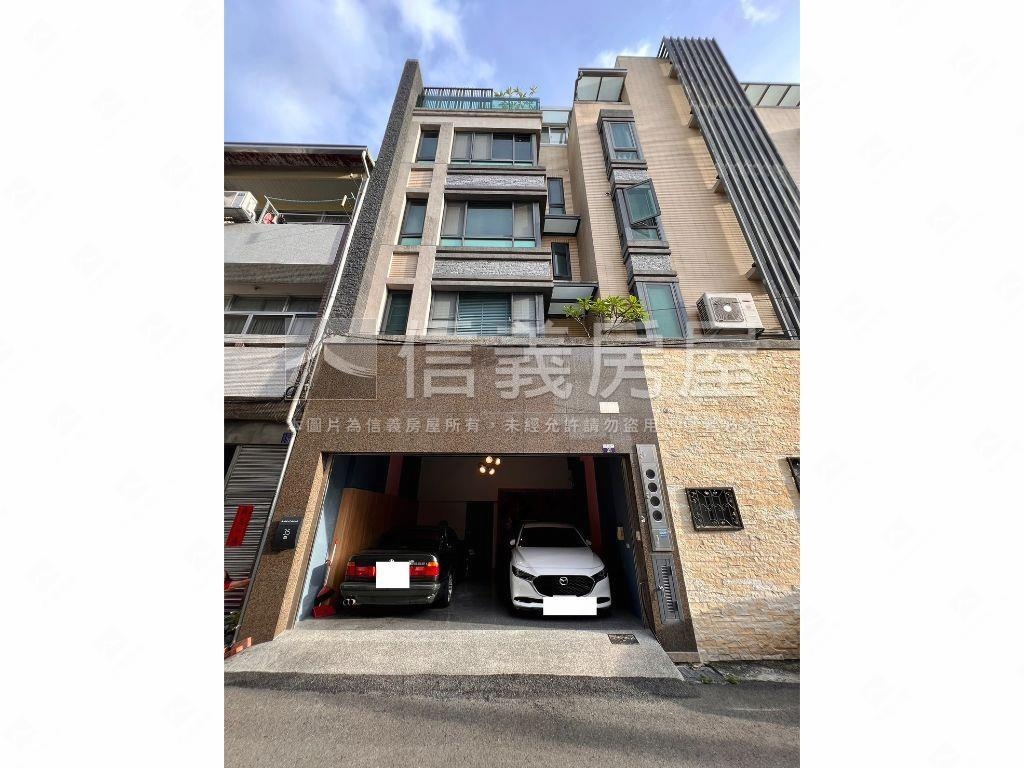 南區臨路質感雙車別墅房屋室內格局與周邊環境
