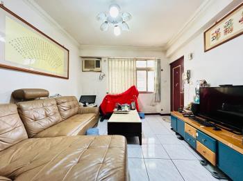 一層一戶的邊間公寓