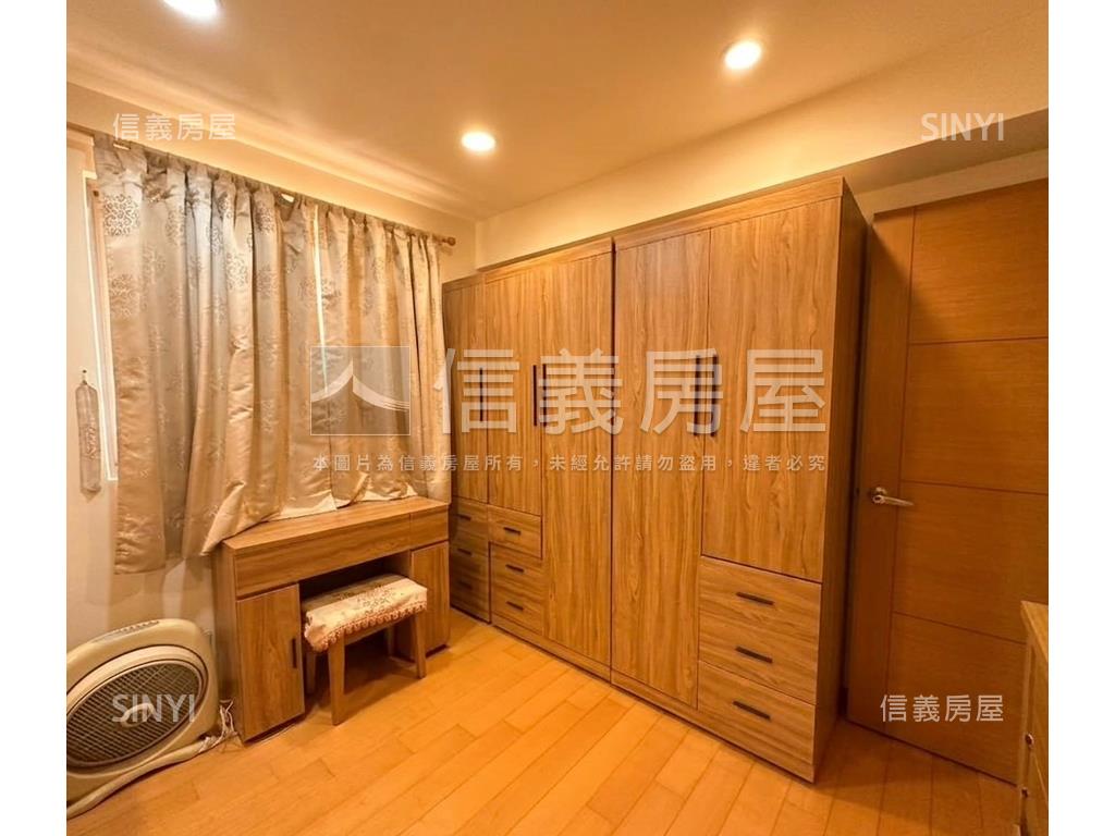 鳳凰高樓邊間美宅房屋室內格局與周邊環境