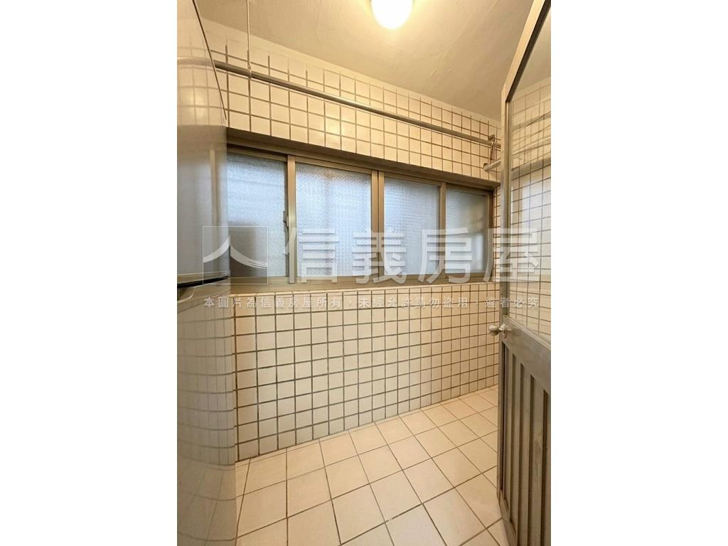 鳳凰高樓邊間美宅房屋室內格局與周邊環境