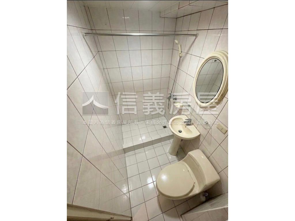 鳳凰高樓邊間美宅房屋室內格局與周邊環境
