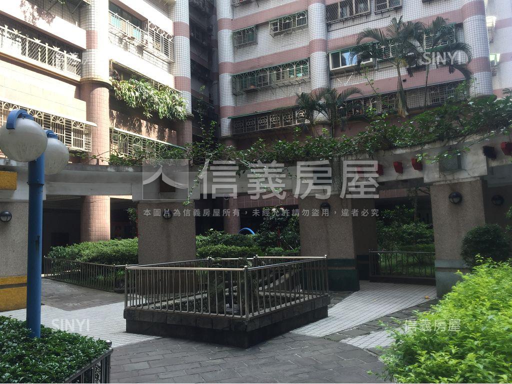 鳳凰高樓邊間美宅房屋室內格局與周邊環境
