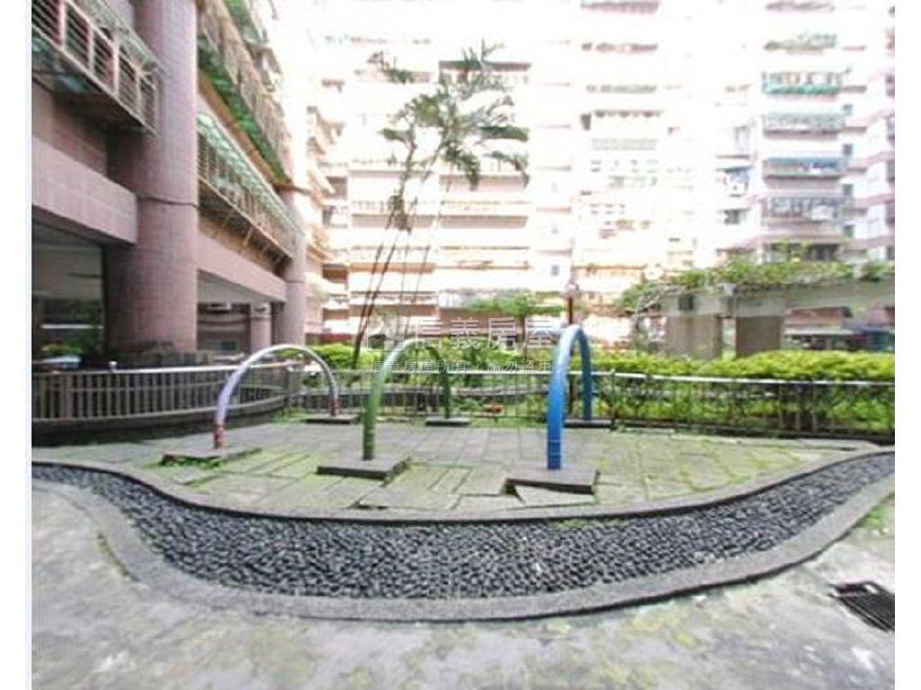 鳳凰高樓邊間美宅房屋室內格局與周邊環境