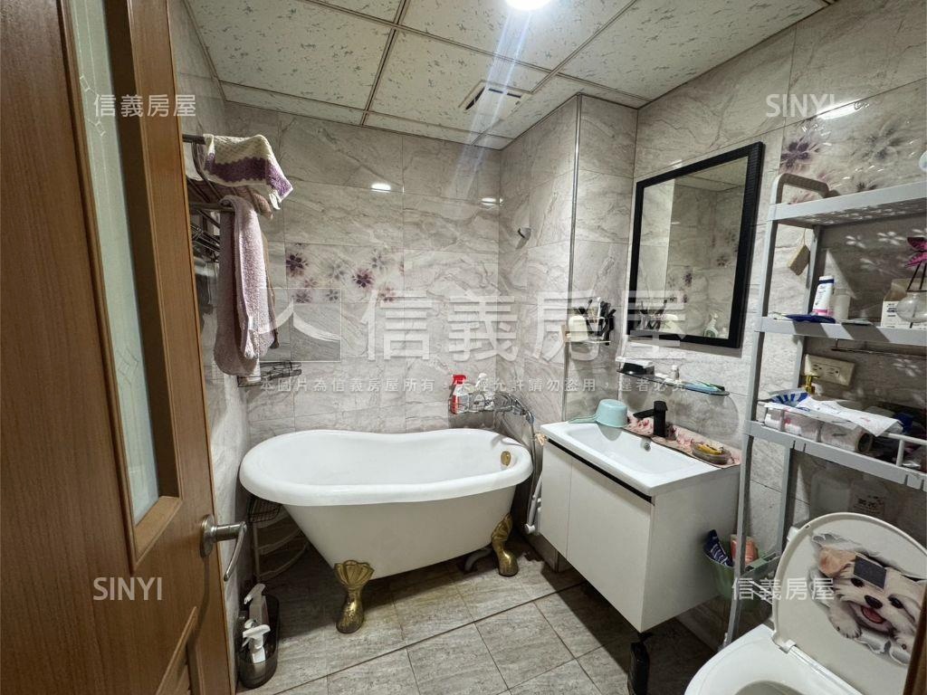 捷運台鐵雙鐵低總價２房房屋室內格局與周邊環境