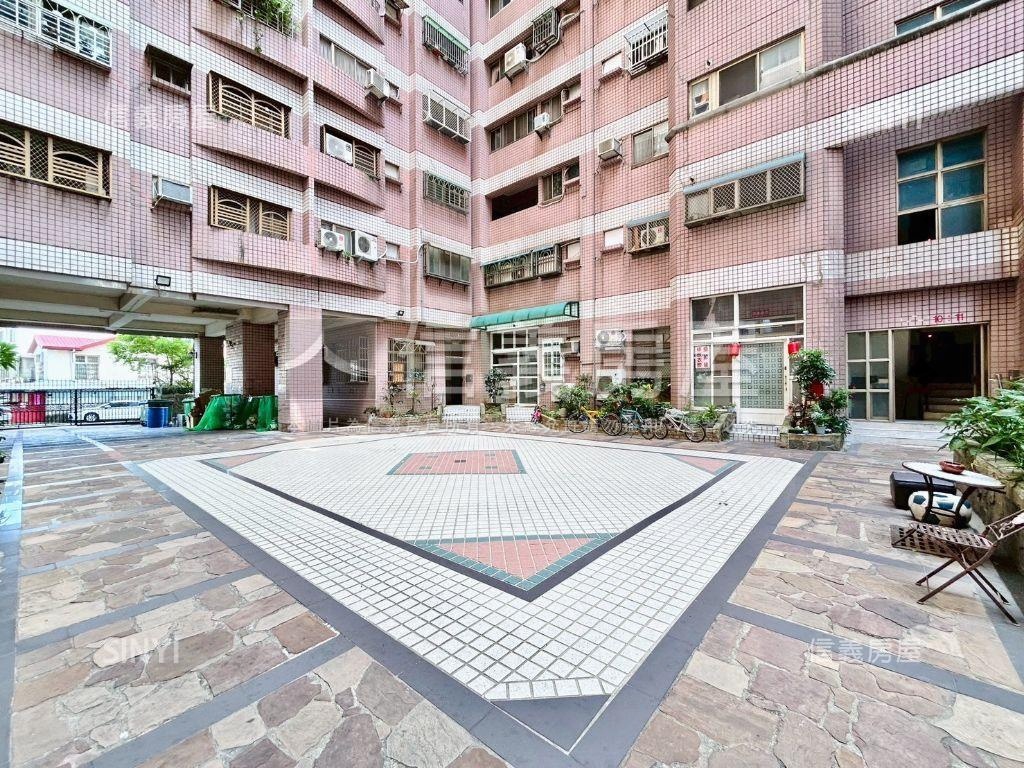 捷運台鐵雙鐵低總價２房房屋室內格局與周邊環境