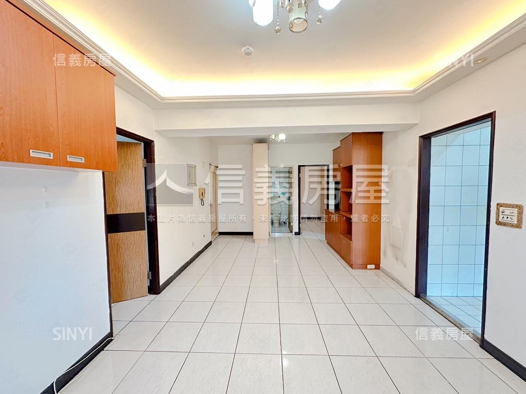 青雲長虹３房附車位房屋室內格局與周邊環境