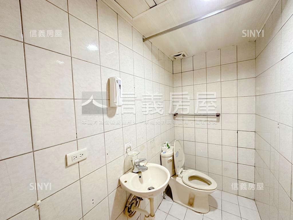 青雲長虹３房附車位房屋室內格局與周邊環境