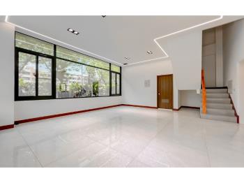 陳平國小旁．角間別墅