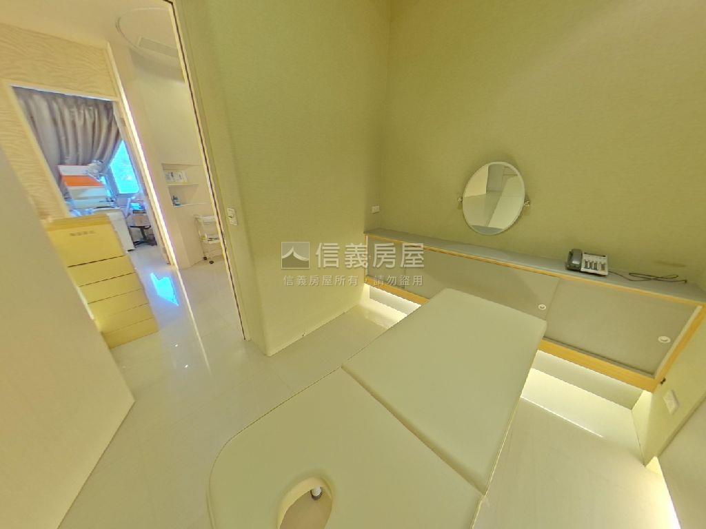 中華民生路口三角窗店王房屋室內格局與周邊環境