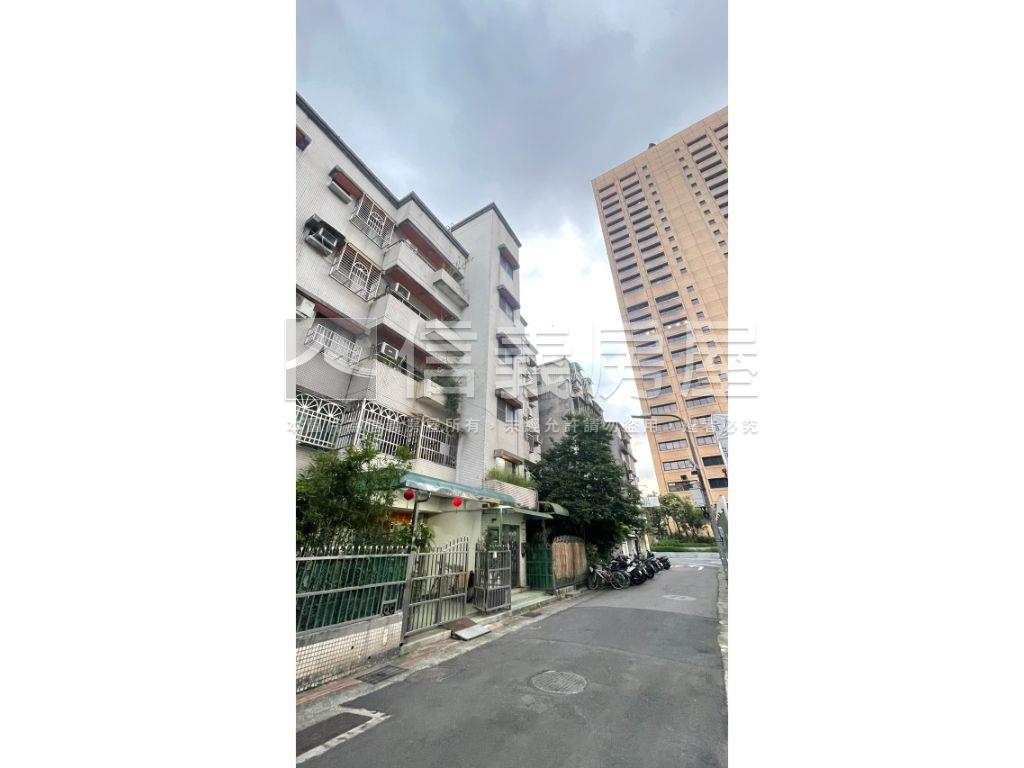 台電捷運旁美公寓車位房屋室內格局與周邊環境