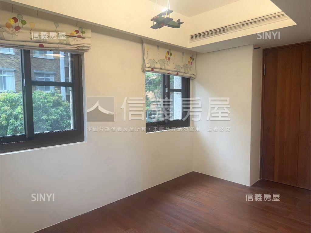 專任●天母國堡三房車位房屋室內格局與周邊環境