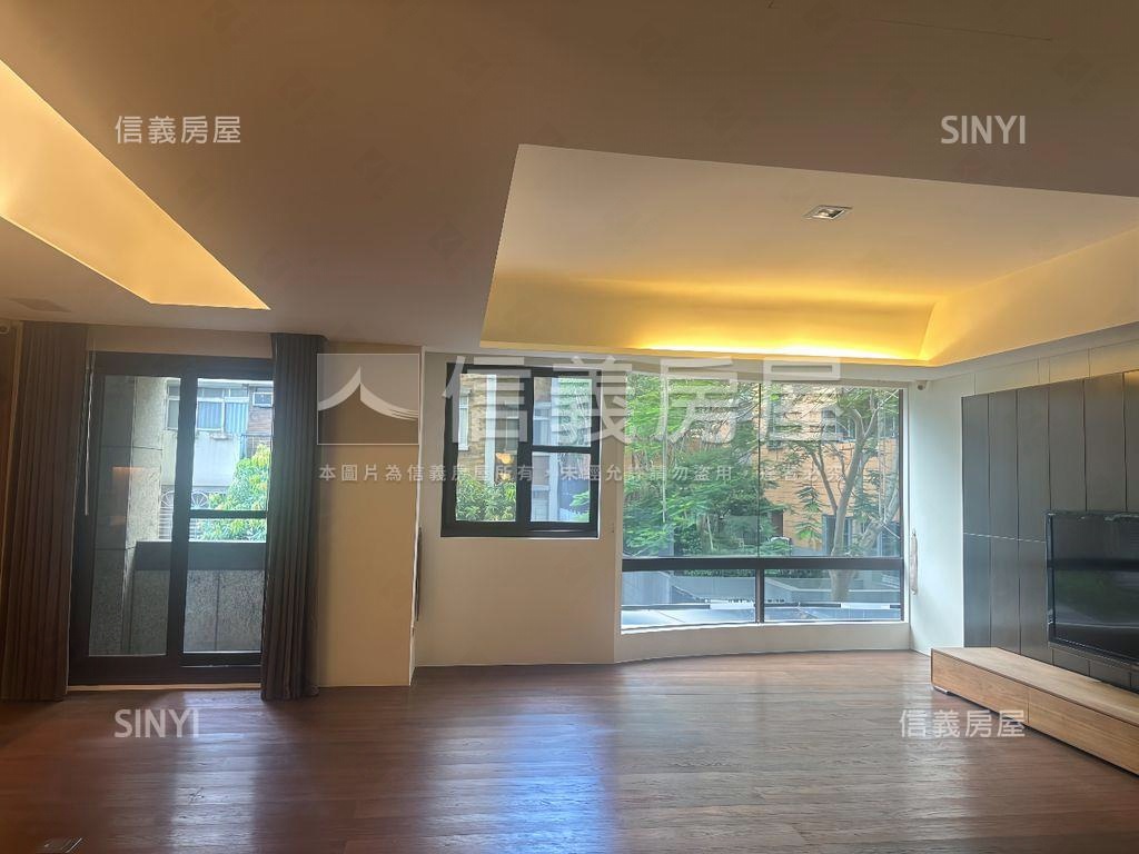 專任●天母國堡三房車位房屋室內格局與周邊環境