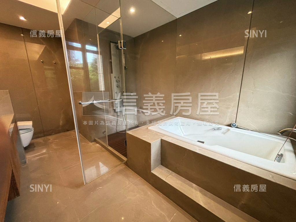 專任●天母國堡三房車位房屋室內格局與周邊環境