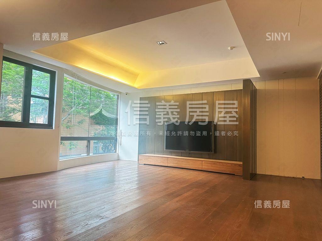 專任●天母國堡三房車位房屋室內格局與周邊環境