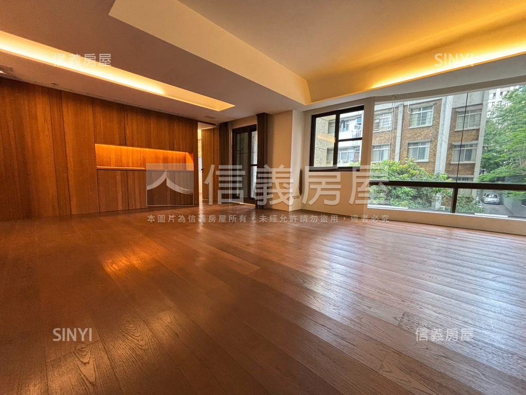 專任●天母國堡三房車位房屋室內格局與周邊環境