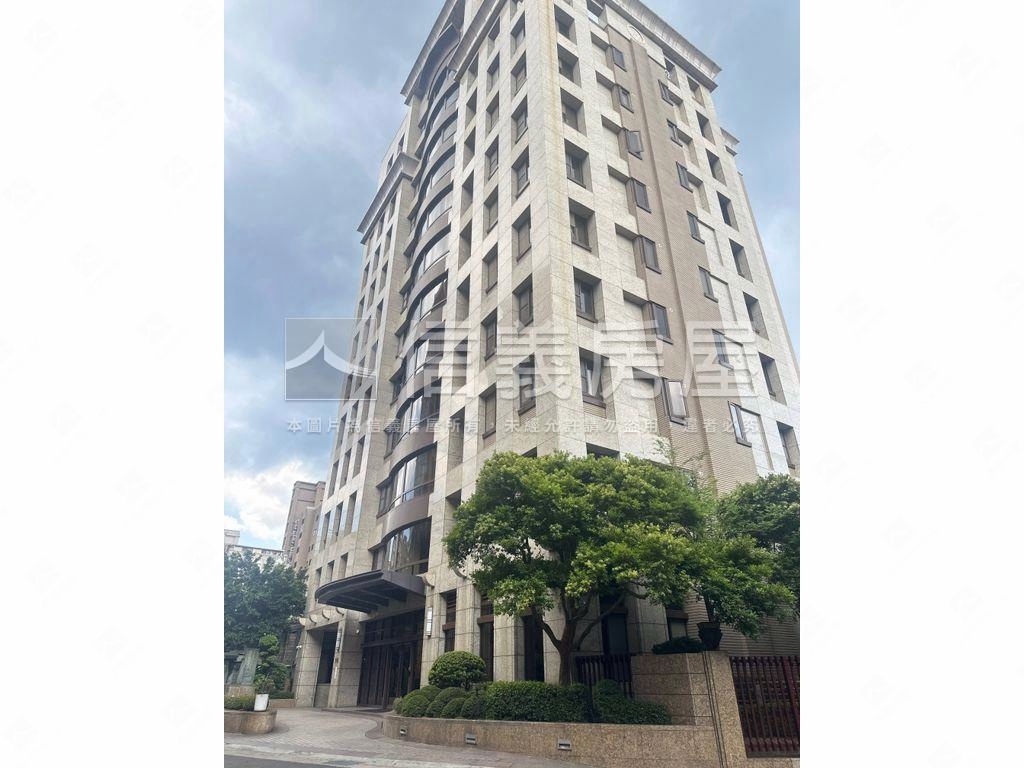 專任●天母國堡三房車位房屋室內格局與周邊環境