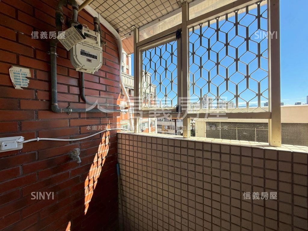 雙主臥三面採光四房附車位房屋室內格局與周邊環境