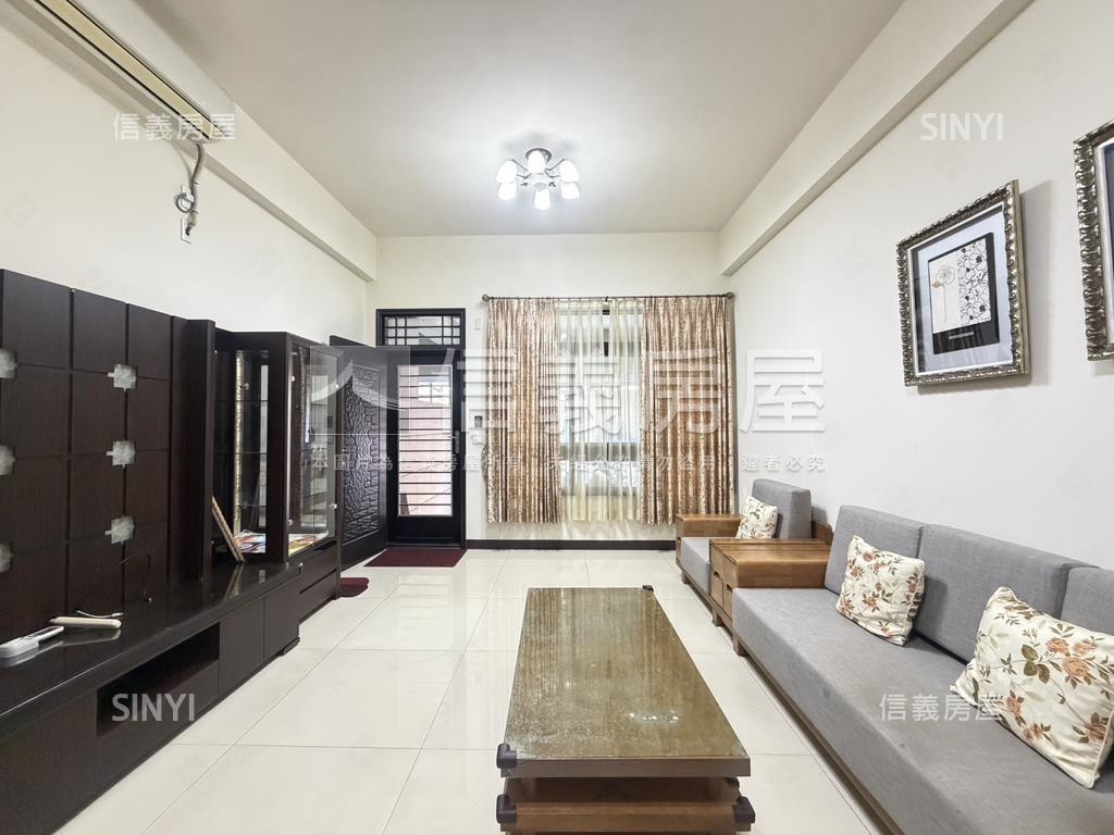 近中興商圈車庫臨路美別墅房屋室內格局與周邊環境