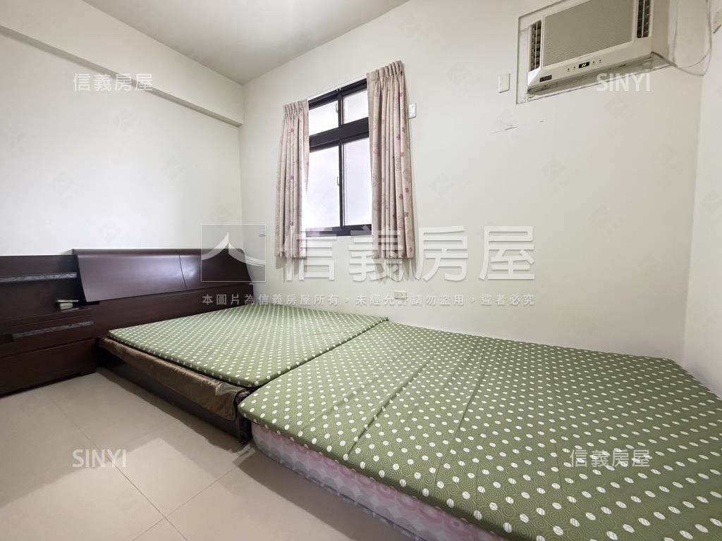 近中興商圈車庫臨路美別墅房屋室內格局與周邊環境