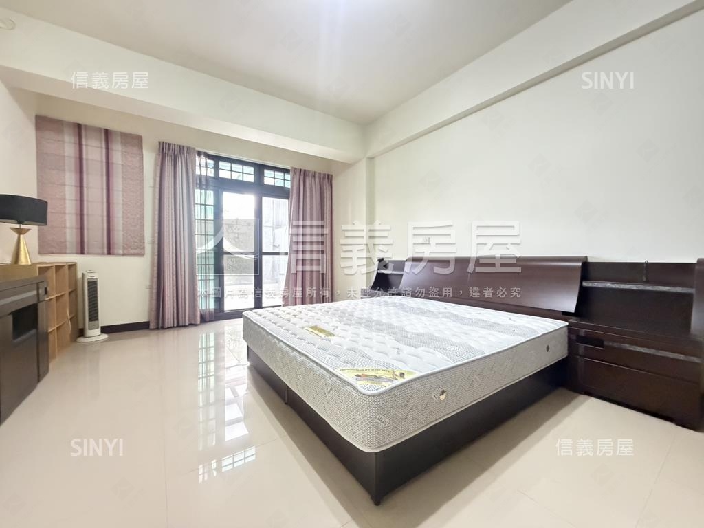 近中興商圈車庫臨路美別墅房屋室內格局與周邊環境