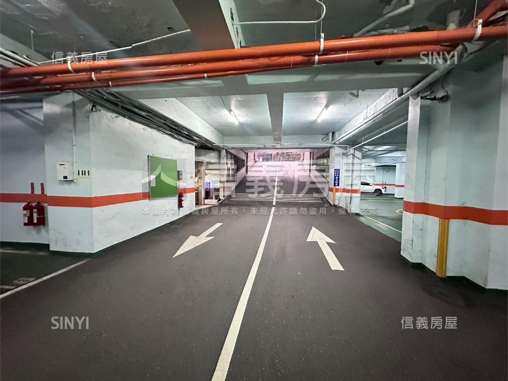 西門。Ｂ１坡道平面大車位房屋室內格局與周邊環境