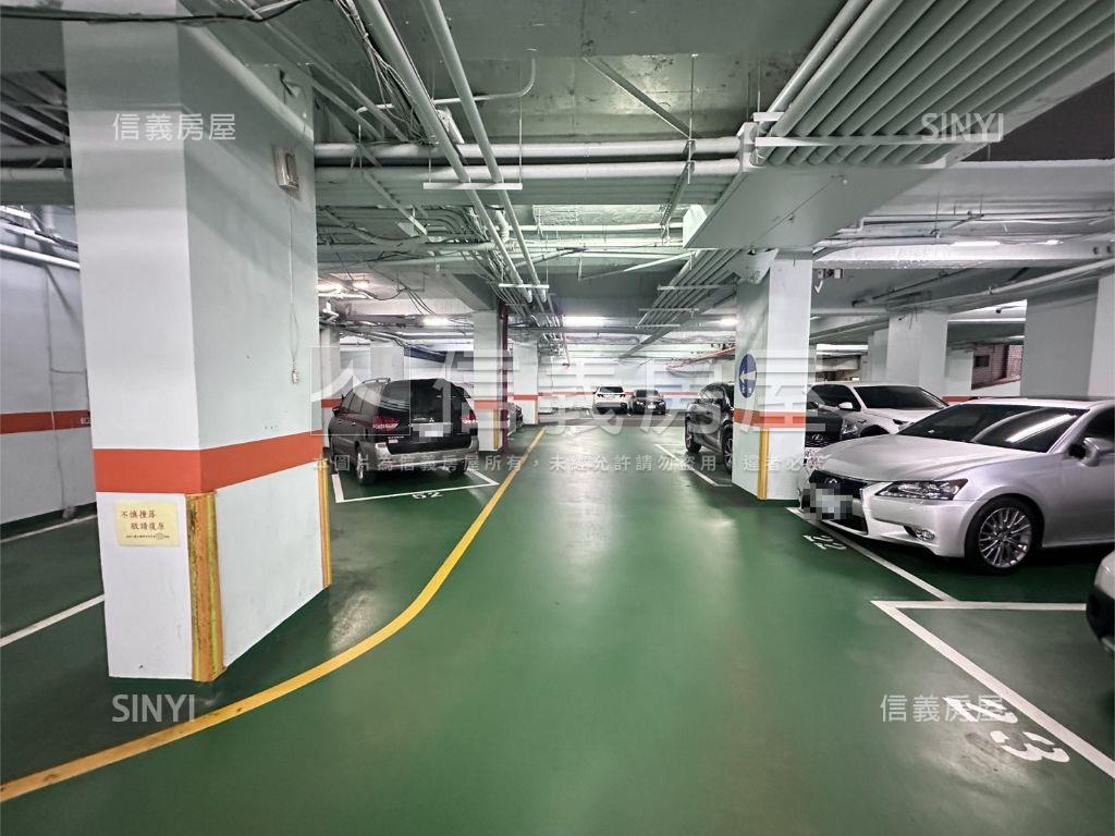 西門。Ｂ１坡道平面大車位房屋室內格局與周邊環境