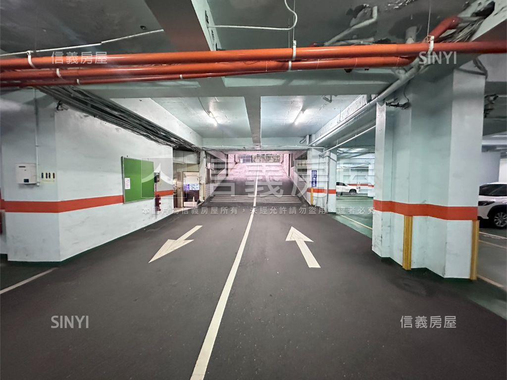 西門。Ｂ１坡道平面大車位房屋室內格局與周邊環境