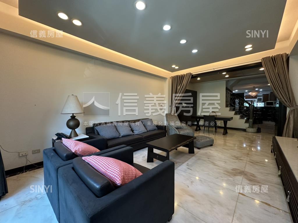 儷堂出品－公園首排店住房屋室內格局與周邊環境
