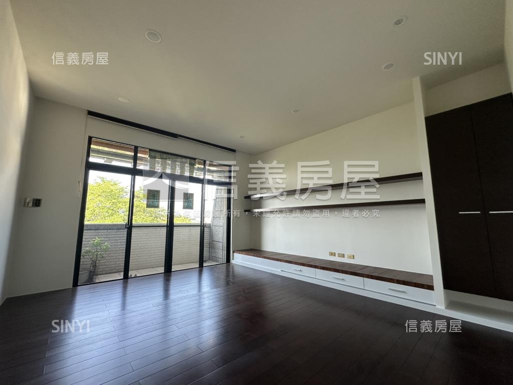 儷堂出品－公園首排店住房屋室內格局與周邊環境