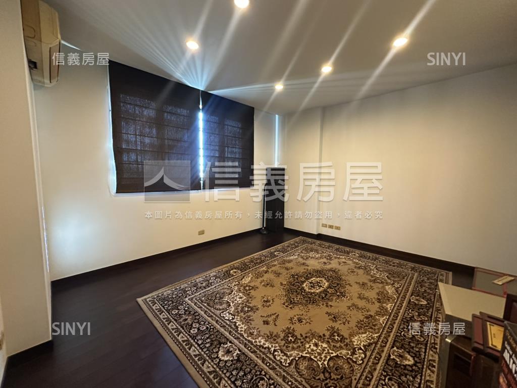 儷堂出品－公園首排店住房屋室內格局與周邊環境