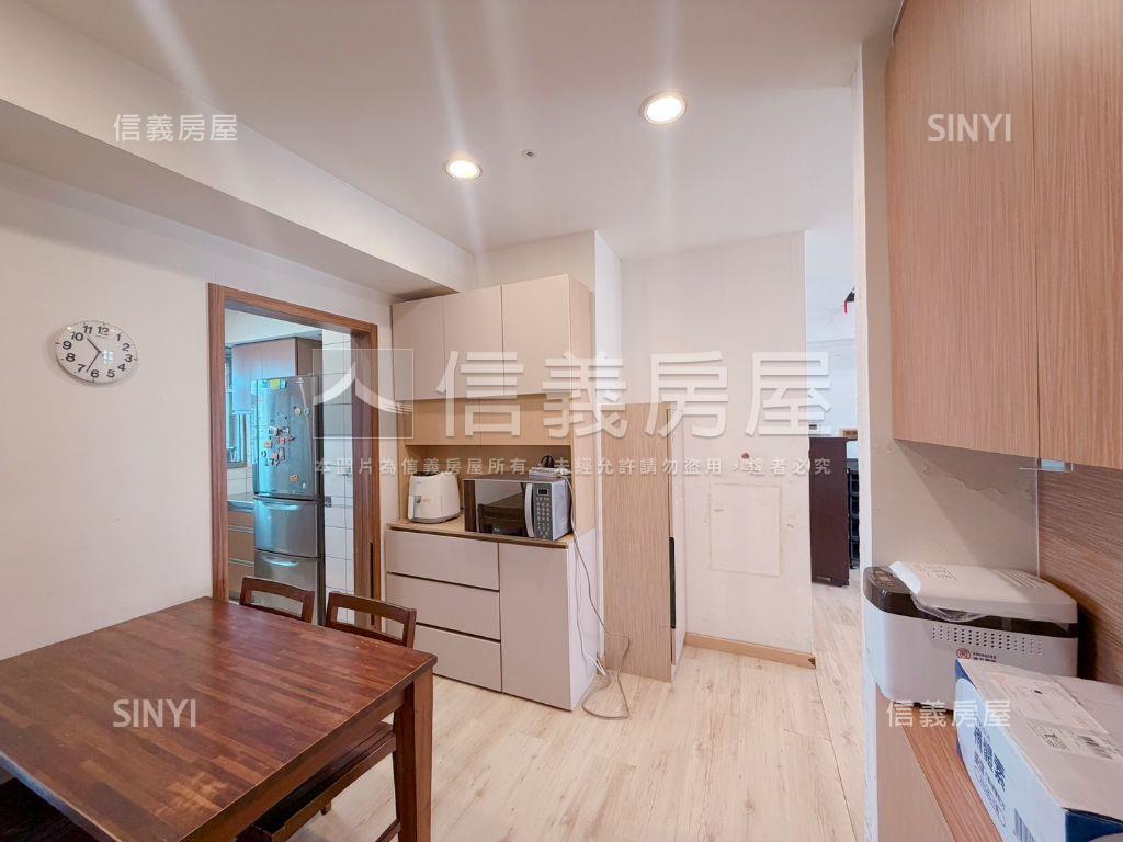 雅典王朝。高樓三房帶車位房屋室內格局與周邊環境