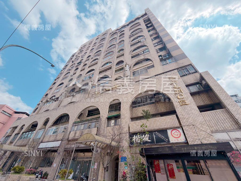 雅典王朝。高樓三房帶車位房屋室內格局與周邊環境