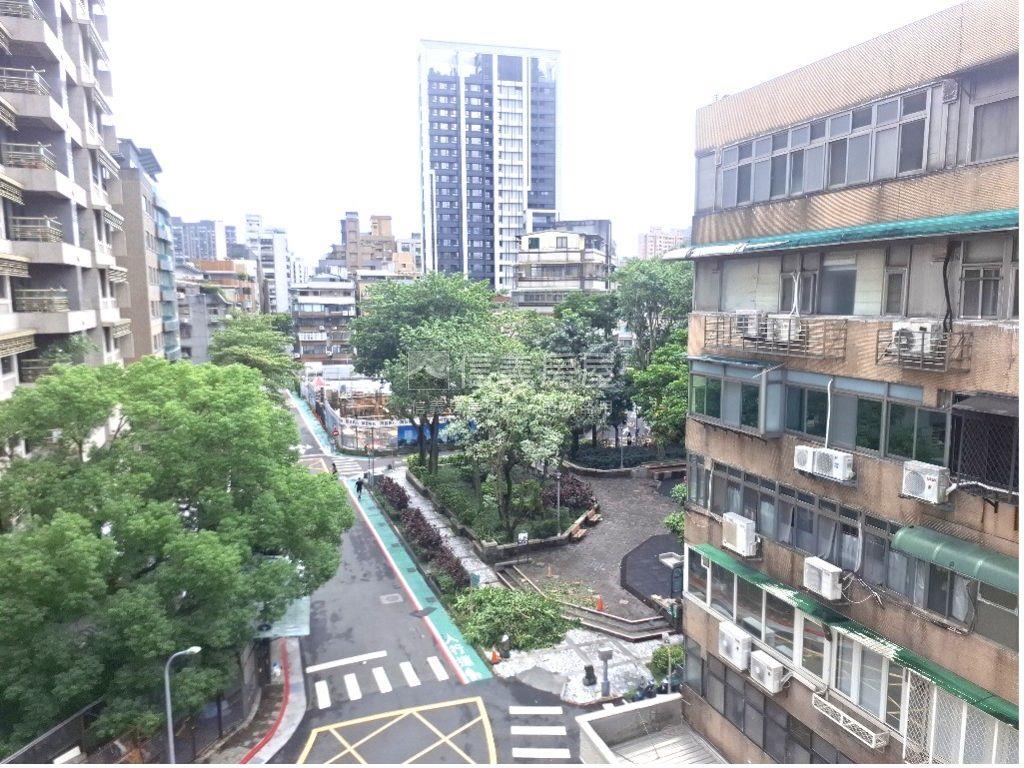 瑞安街面公園三房華廈房屋室內格局與周邊環境