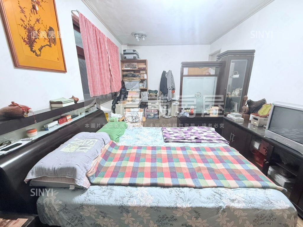 近南勢角捷運站黃金三樓房屋室內格局與周邊環境