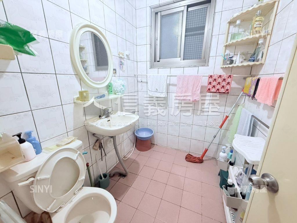 近南勢角捷運站黃金三樓房屋室內格局與周邊環境