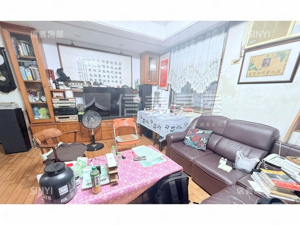 近南勢角捷運站黃金三樓房屋室內格局與周邊環境