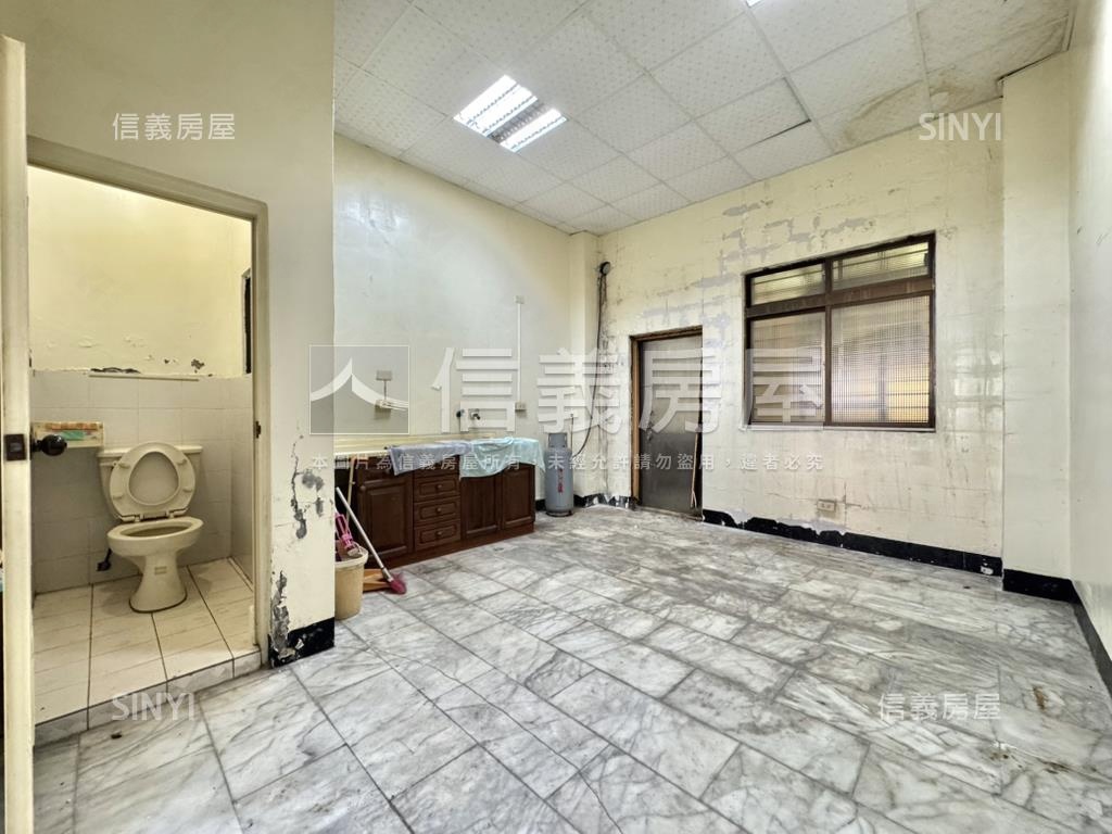 高醫長谷世貿特商三金透店房屋室內格局與周邊環境