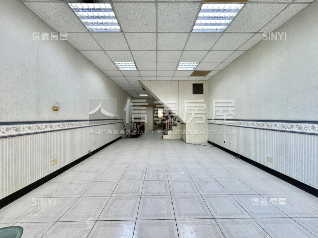 高醫長谷世貿特商三金透店房屋室內格局與周邊環境