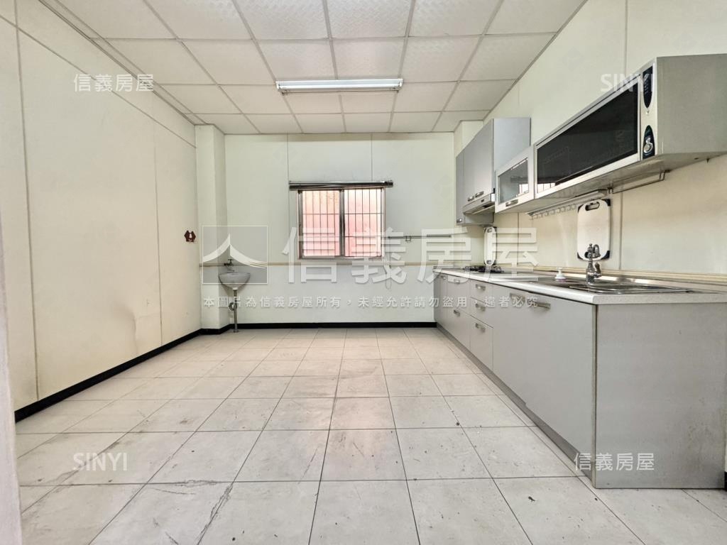 高醫長谷世貿特商三金透店房屋室內格局與周邊環境