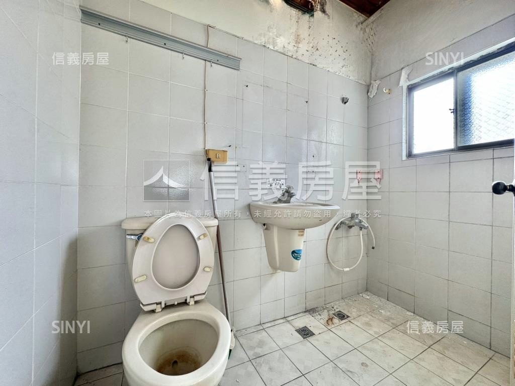 高醫長谷世貿特商三金透店房屋室內格局與周邊環境