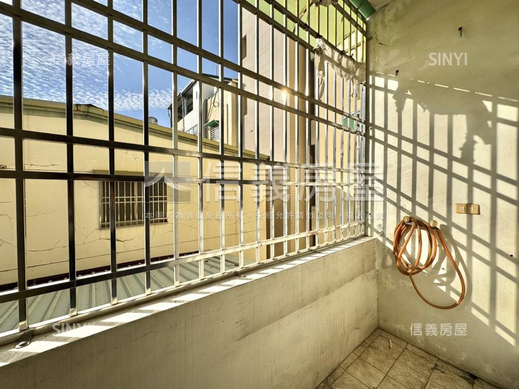 高醫長谷世貿特商三金透店房屋室內格局與周邊環境