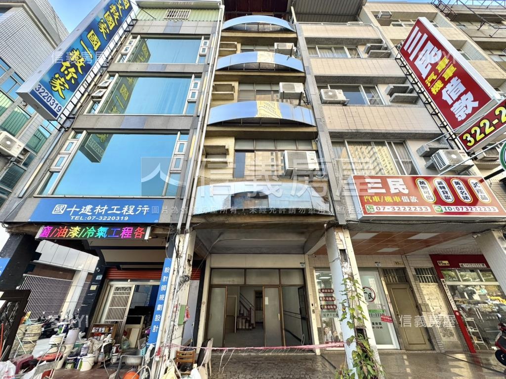高醫長谷世貿特商三金透店房屋室內格局與周邊環境