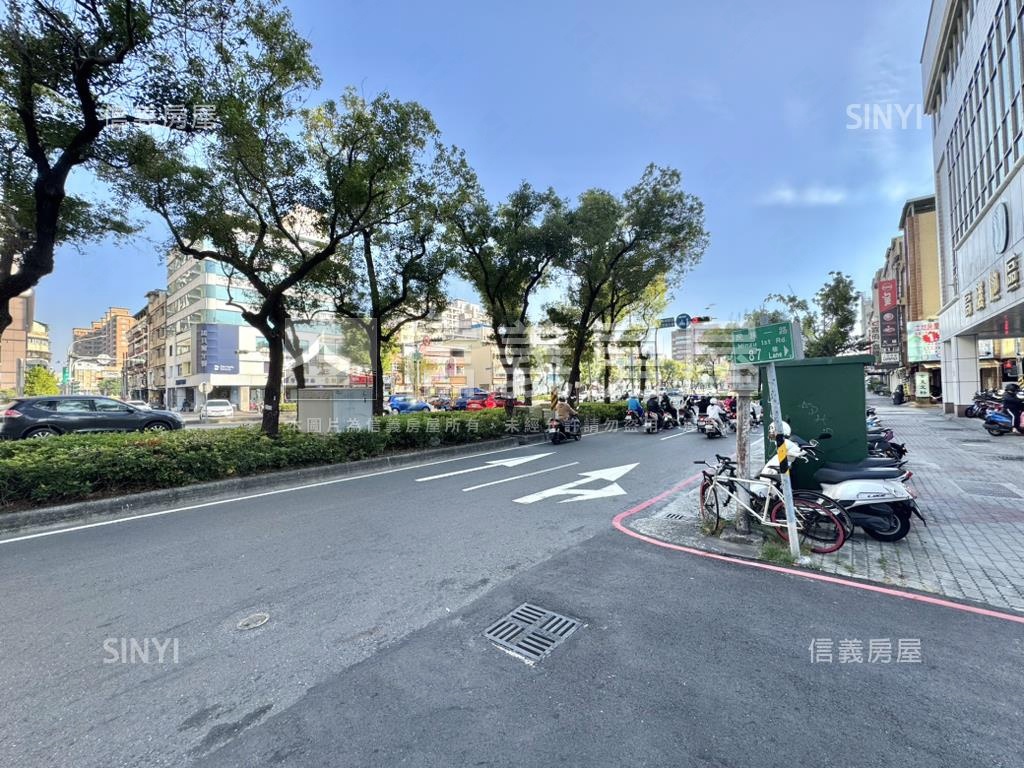 高醫長谷世貿特商三金透店房屋室內格局與周邊環境