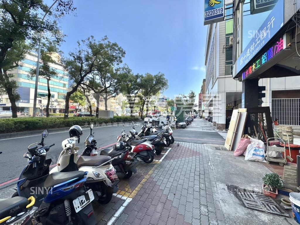 高醫長谷世貿特商三金透店房屋室內格局與周邊環境