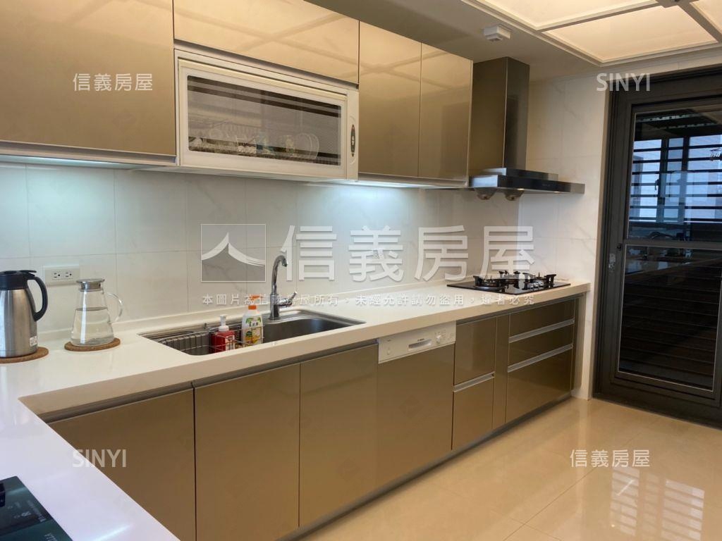 河岸第一排高樓豪邸景觀房屋室內格局與周邊環境