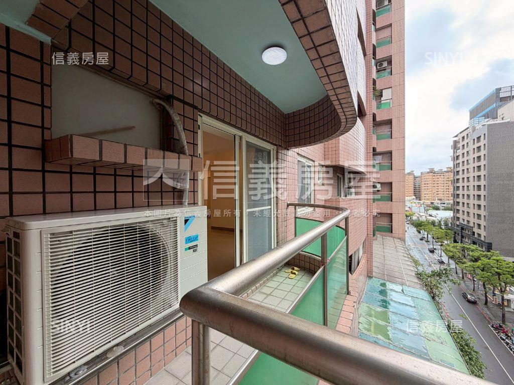 學區·巨蛋捷運。寬敞亮宅房屋室內格局與周邊環境